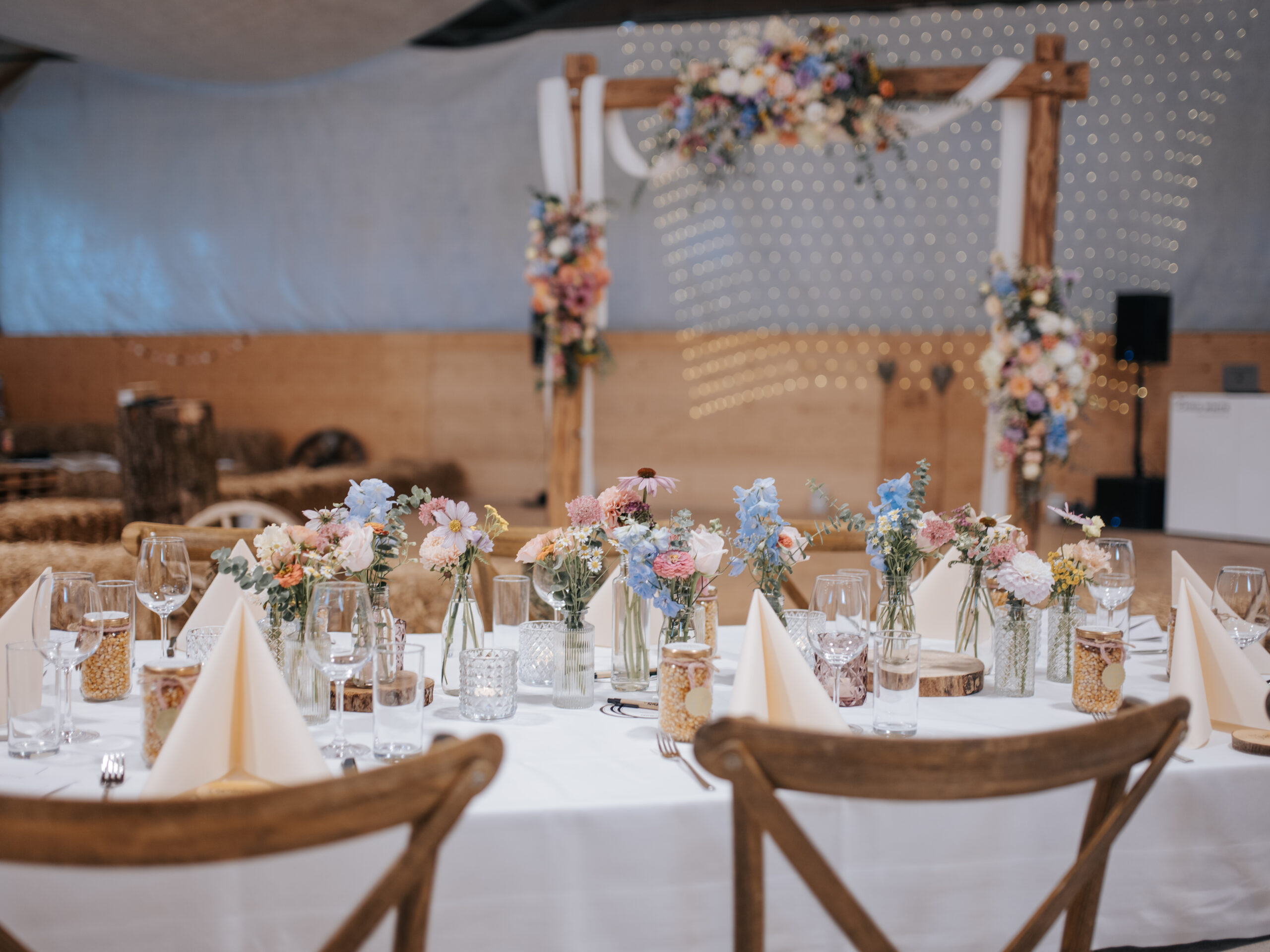 Hochzeitsfloristik Ostschweiz Brautstrauss Tischdekoration Kirchendekoration Blumen Florale Konzepte Aadorf SILBERKNOSPE