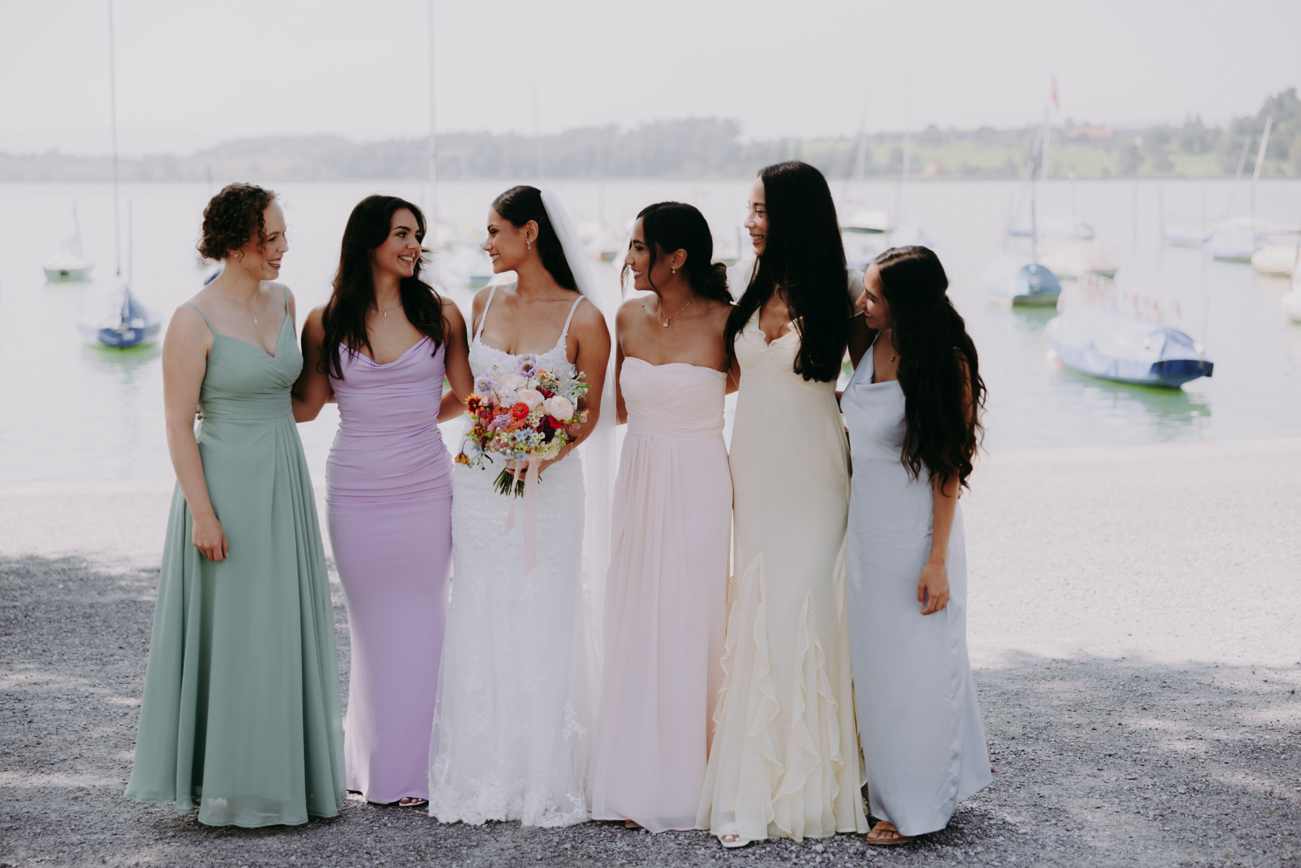 Brautstrauss bunte Sommerblumen Hochzeitsfloristik Schweiz Ostschweiz Zürich Schaffhausen Thurgau St.Gallen SILBERKNOSPE