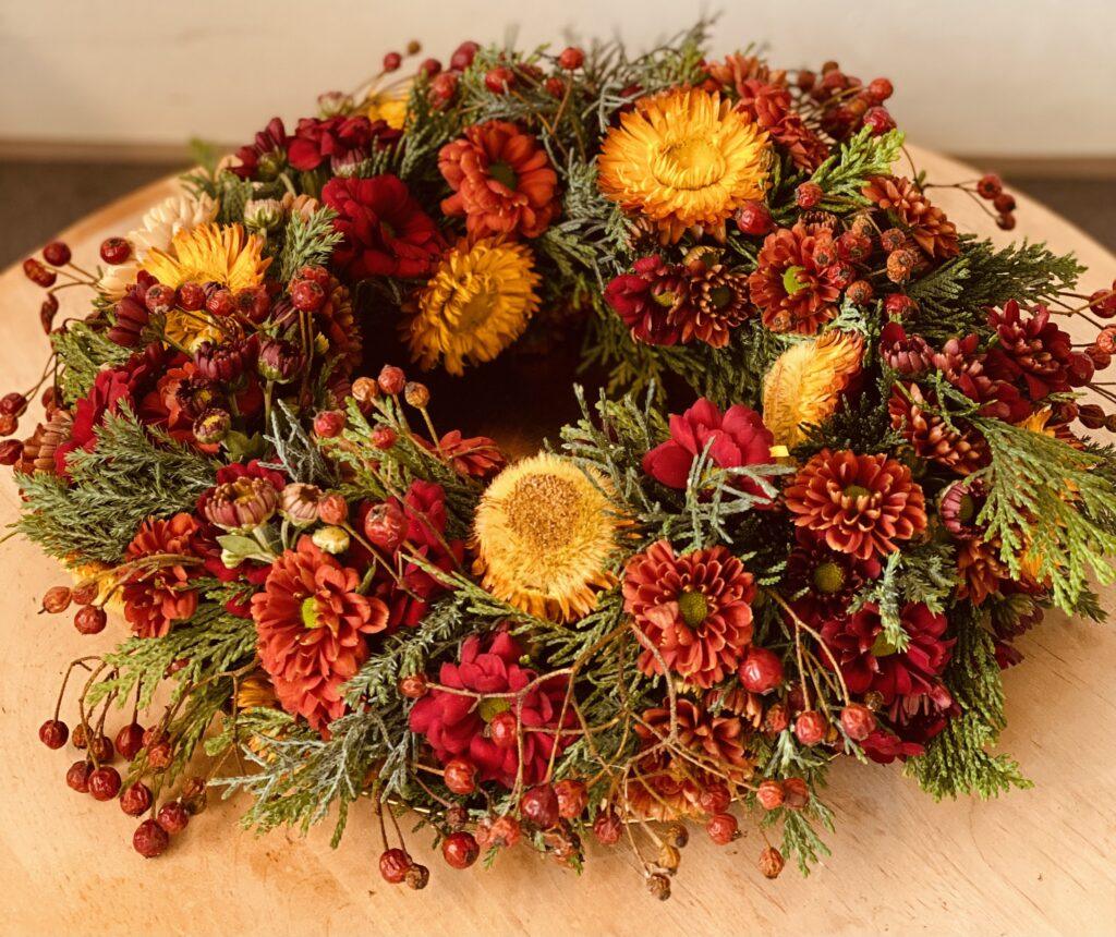 Urnenkränzli Blumenkranz Trauerkranz Trauerfloristik Blumen Trauerfeier Aadorf Thurgau Ettenhausen Ostschweiz Elgg Winterthur SILBERKNOSPE Floristik
