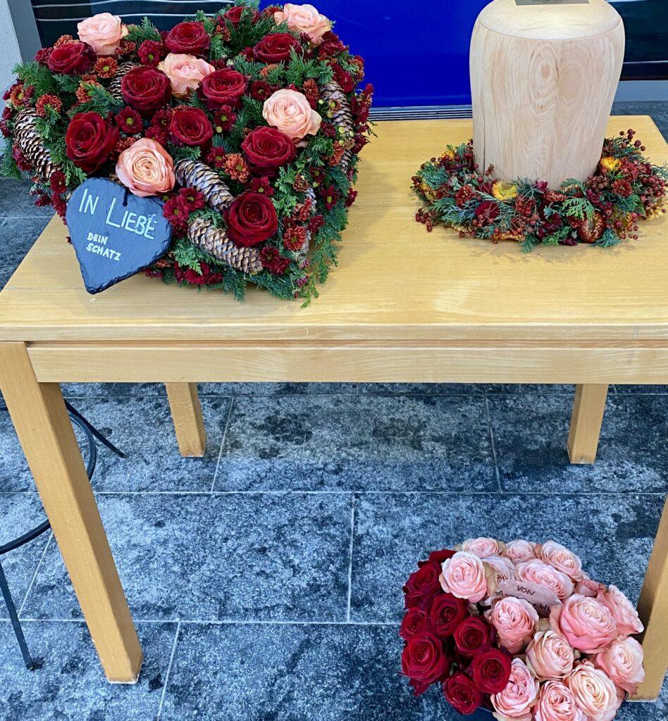 Blumenherz Trauerherz Trauerfloristik Blumen Trauerfeier Aadorf Thurgau Ettenhausen Ostschweiz Elgg Winterthur SILBERKNOSPE Floristik