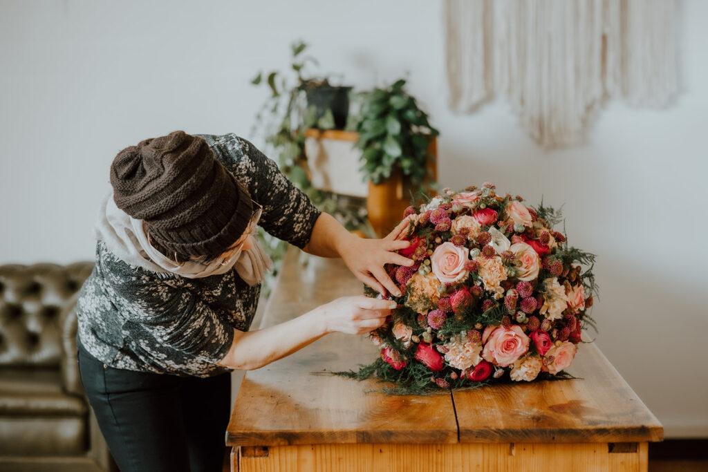 Trauerfloristik Blumen Blumenkugel Abschiedsfeier Trauerfeier Aadorf Thurgau Ettenhausen Elgg Winterthur SILBERKNOSPE Floristik Ostschweiz