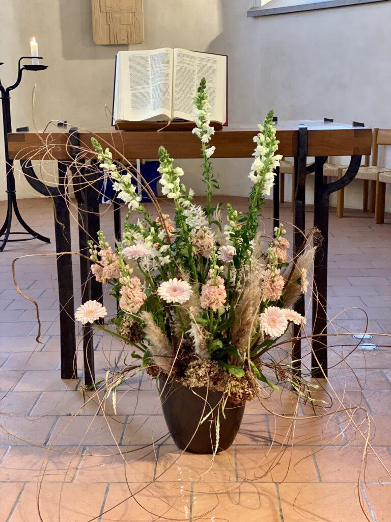 Blumenbouquet Trauerfeier Trauerfloristik Blumen Abschied Ostschweiz SILBERKNOSPE Floristik Aadorf Ettenhausen Thurgau Zürich St.Gallen