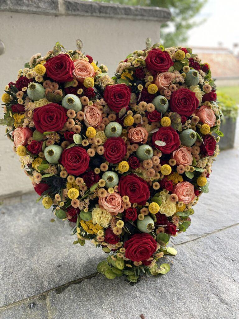 Blumenherz Trauerherz Trauerfloristik Blumen Trauerfeier Aadorf Thurgau Ettenhausen Ostschweiz Elgg Winterthur SILBERKNOSPE Floristik