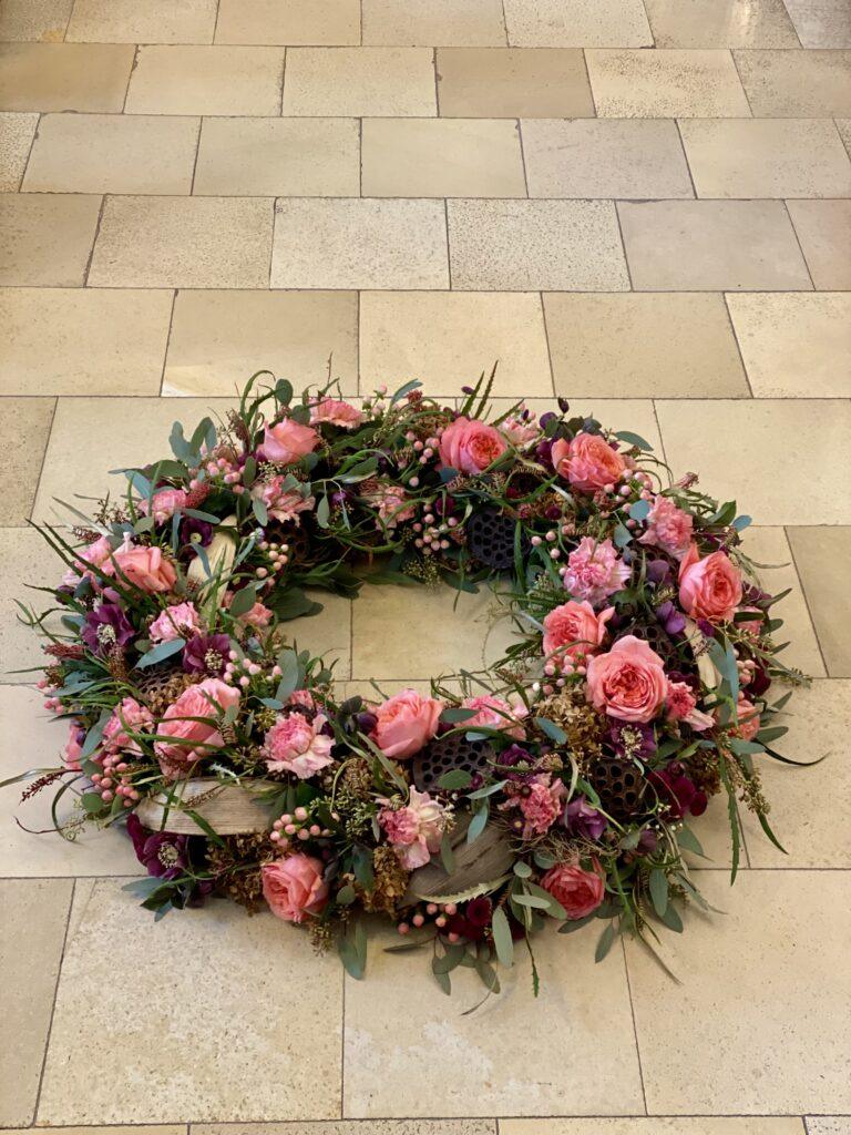 Blumenkranz Trauerkranz Trauerfloristik Blumen Trauerfeier Aadorf Thurgau Ettenhausen Ostschweiz Elgg Winterthur SILBERKNOSPE Floristik