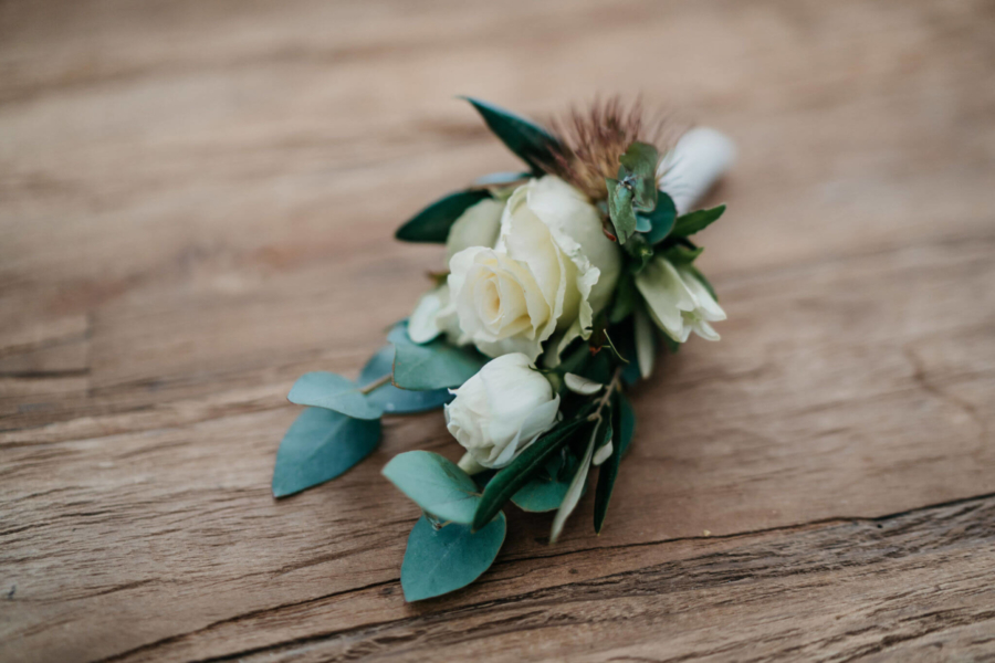 Anstecker Hochzeitsfloristik SILBERKNOSPE Ostschweiz